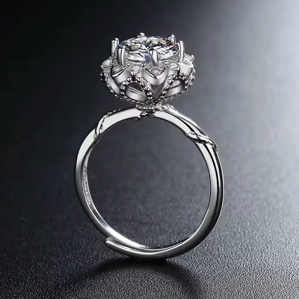 Elegant Silver Floral Ring - Picture 3 of 3